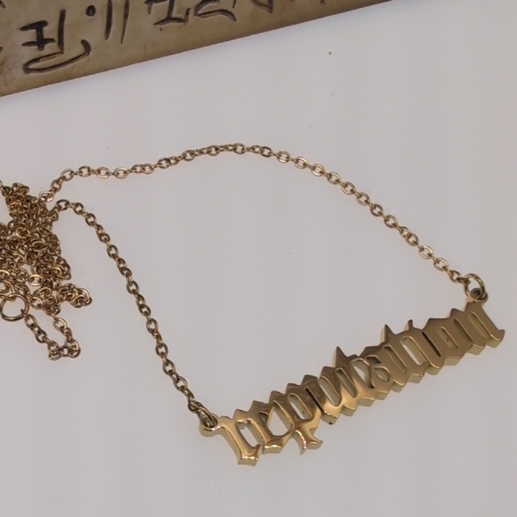 Goldtone Reputation Eras Necklace - Picture 2 of 4
